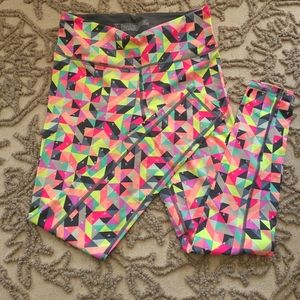 Victoria scream sports leggings